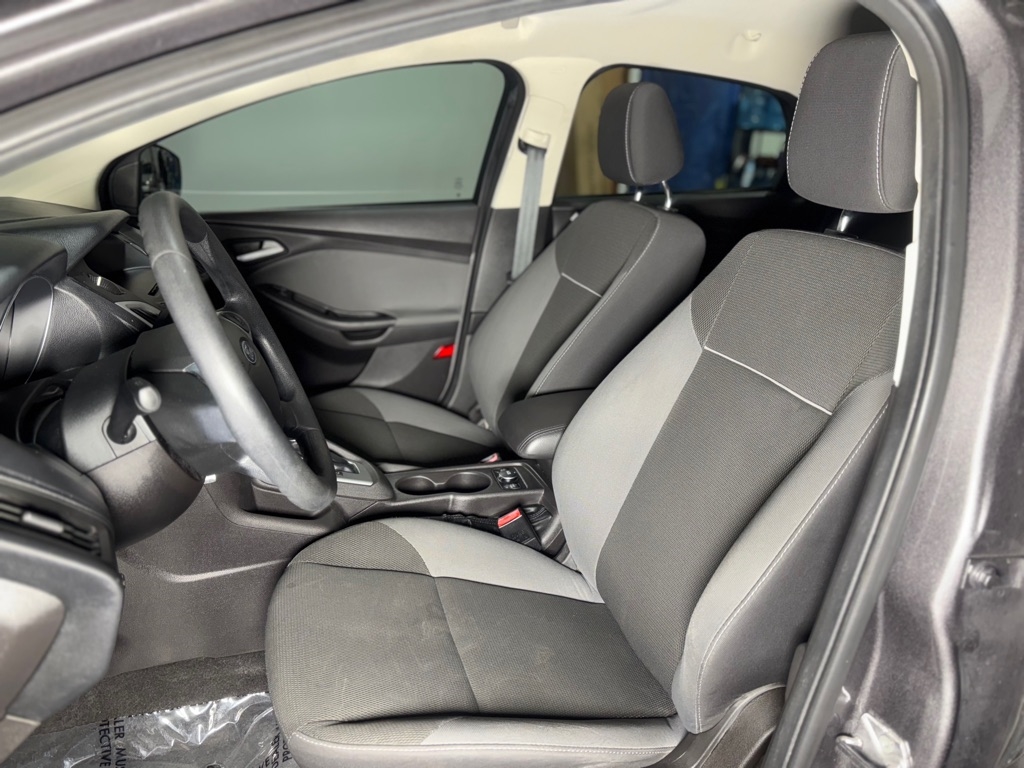 Ford Focus SE Sedan 2012