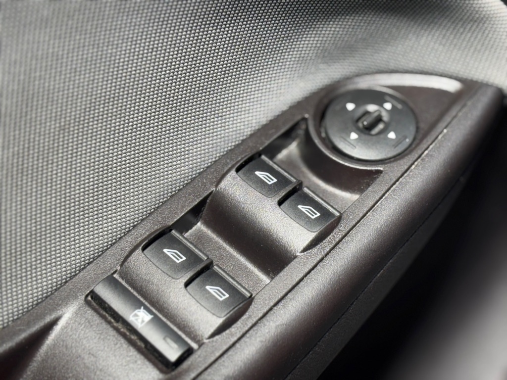 Ford Focus SE Sedan 2012