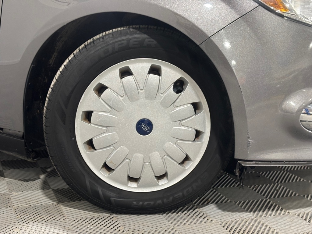 Ford Focus SE Sedan 2012