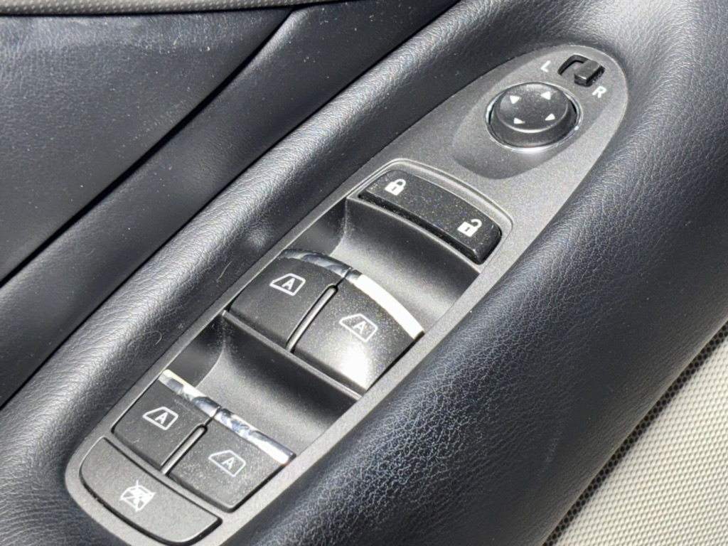 Infiniti Q50 Base AWD 2015