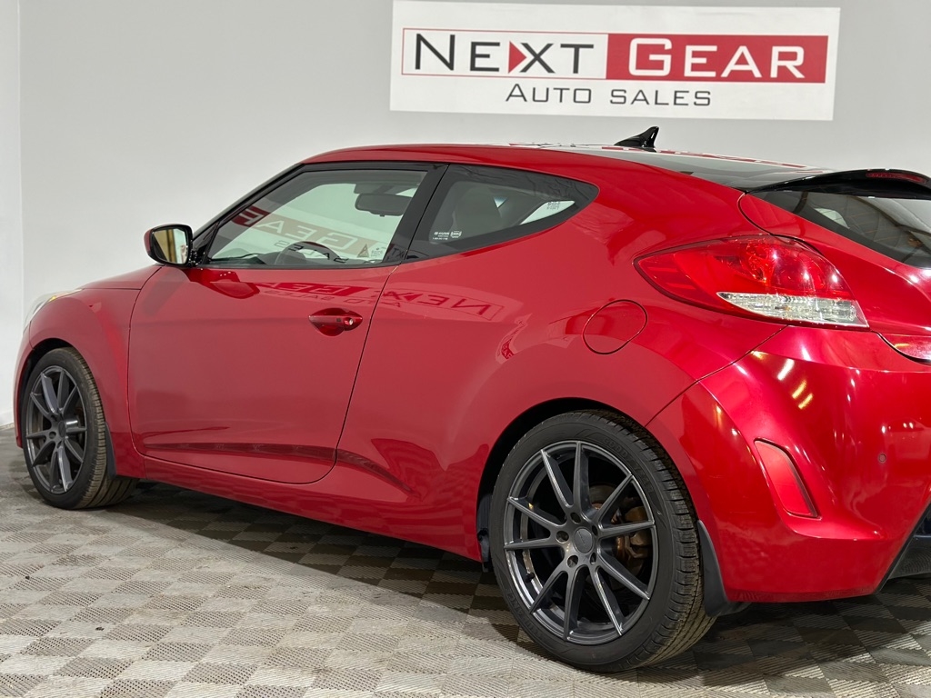 Hyundai Veloster Base 2013