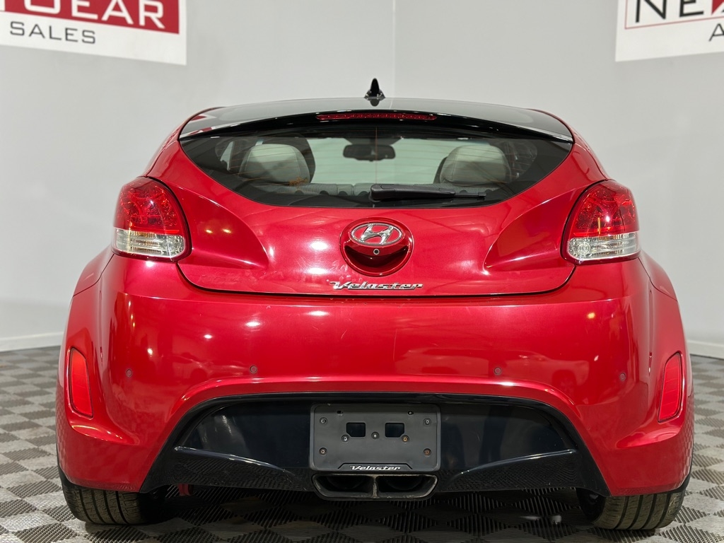 Hyundai Veloster Base 2013