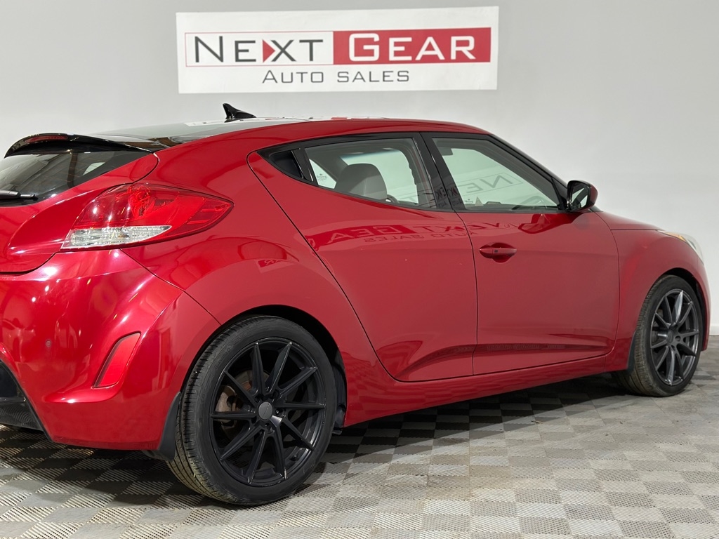 Hyundai Veloster Base 2013