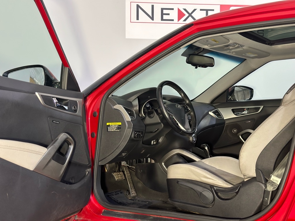 Hyundai Veloster Base 2013