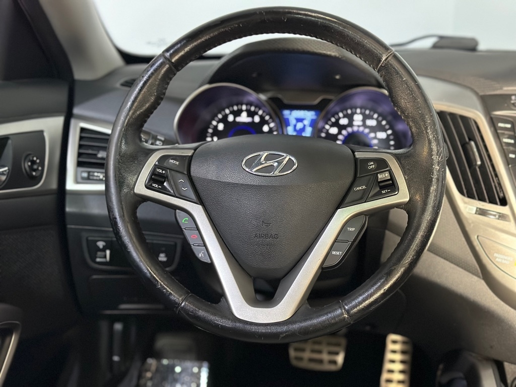 Hyundai Veloster Base 2013