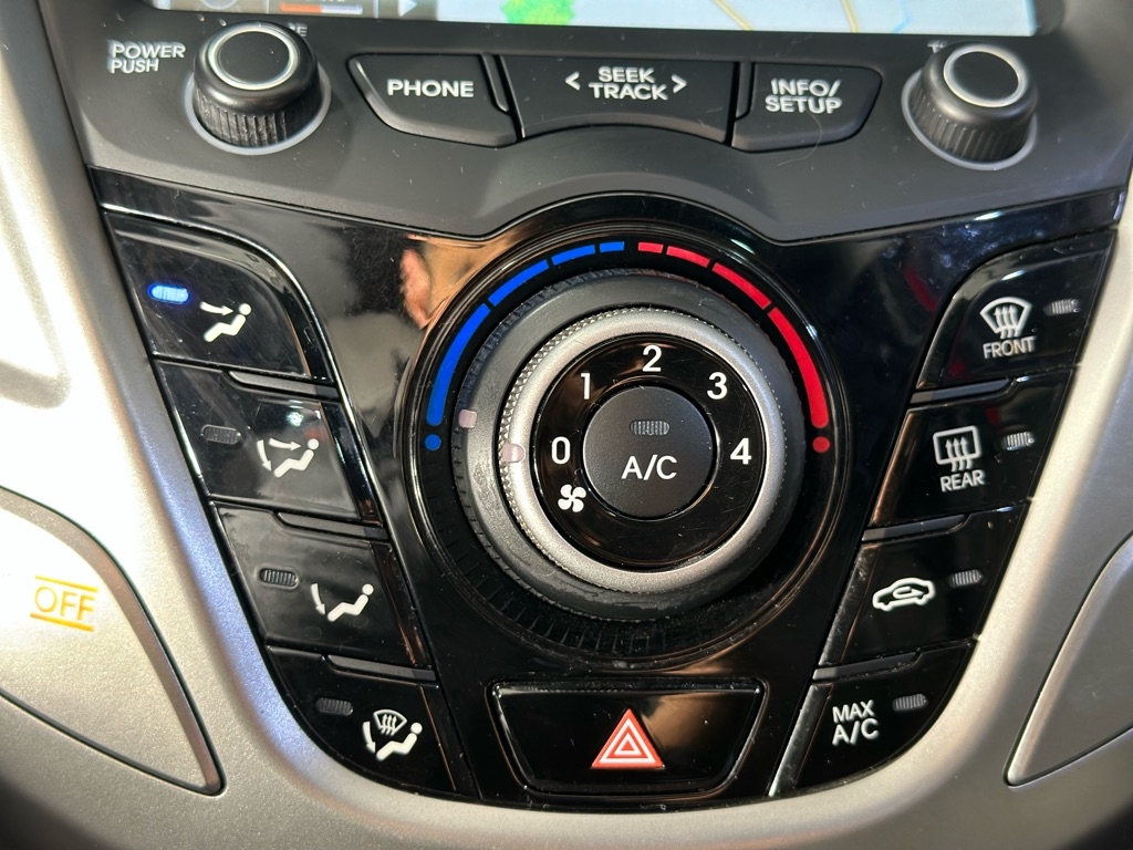 Hyundai Veloster Base 2013