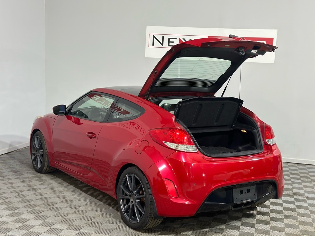 Hyundai Veloster Base 2013