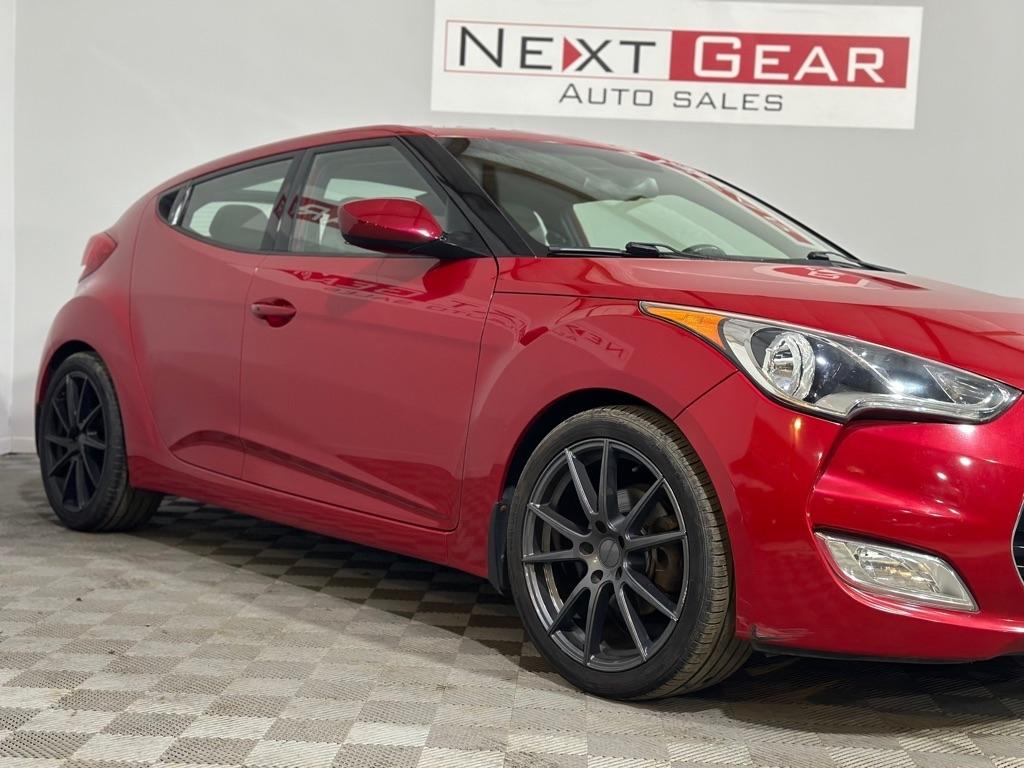 Hyundai Veloster Base 2013