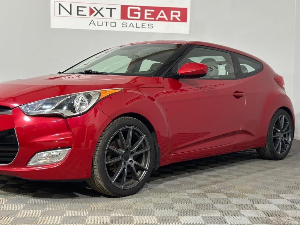 Hyundai Veloster Base 2013