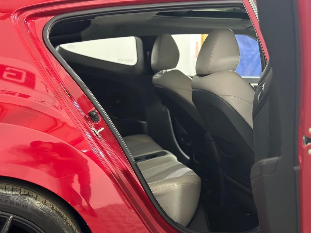 Hyundai Veloster Base 2013