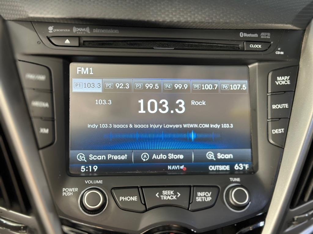 Hyundai Veloster Base 2013