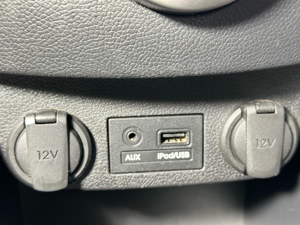 Hyundai Veloster Base 2013