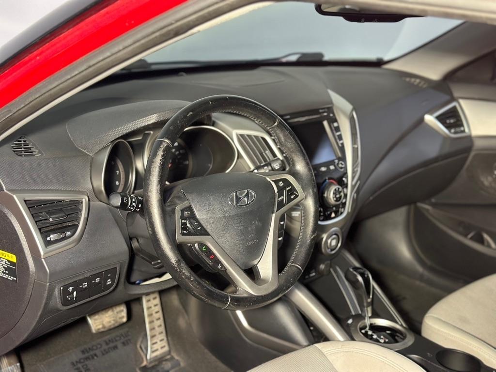 Hyundai Veloster Base 2013