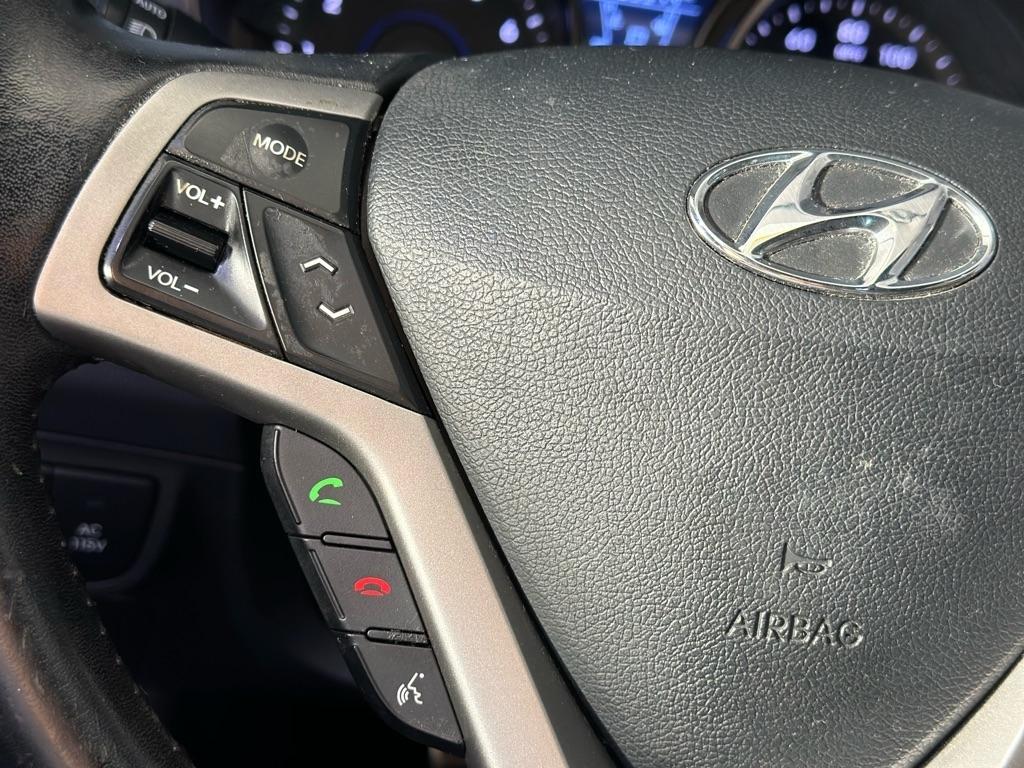 Hyundai Veloster Base 2013