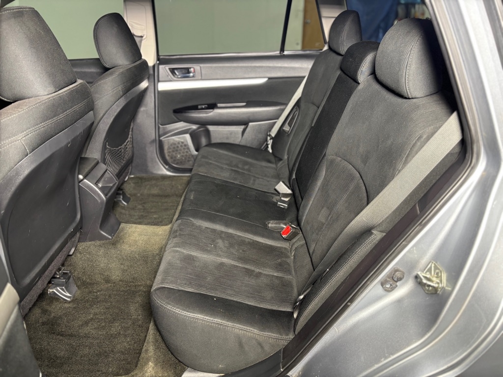 Subaru Outback 2.5i Premium 2013