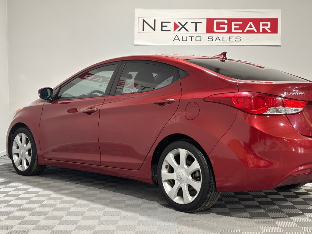 Hyundai Elantra GLS M/T 2013
