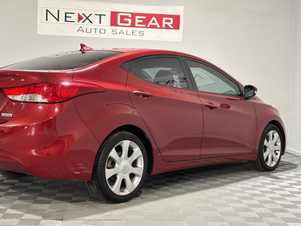 Hyundai Elantra GLS M/T 2013