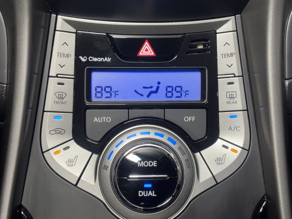 Hyundai Elantra GLS M/T 2013