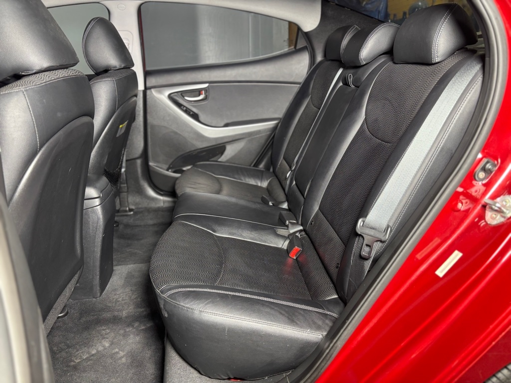 Hyundai Elantra GLS M/T 2013