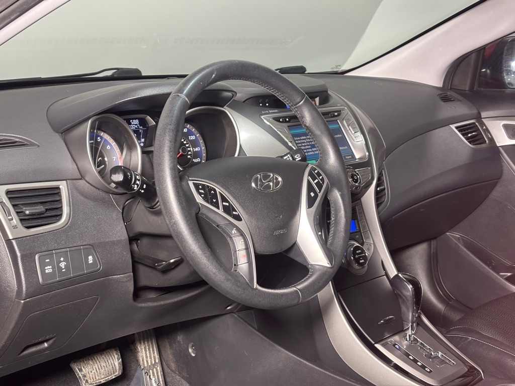 Hyundai Elantra GLS M/T 2013