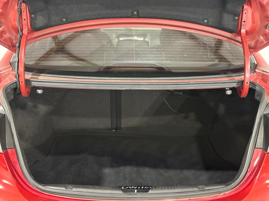 Hyundai Elantra GLS M/T 2013