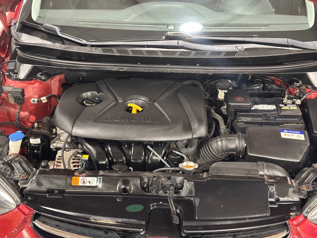 Hyundai Elantra GLS M/T 2013