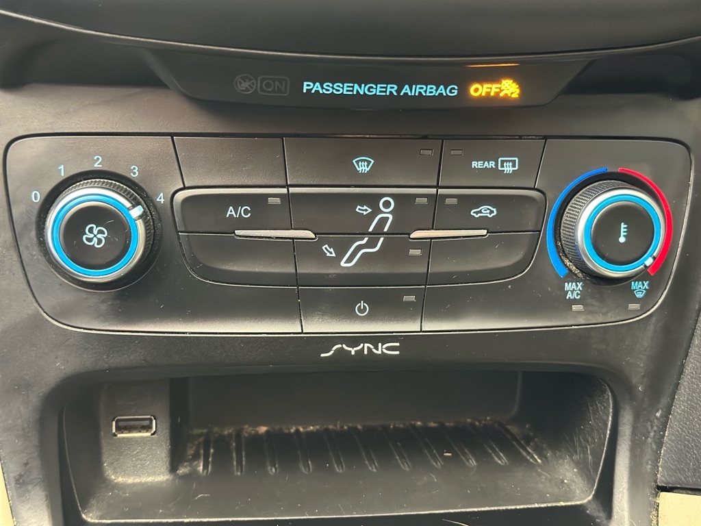 Ford Focus SE Sedan 2015