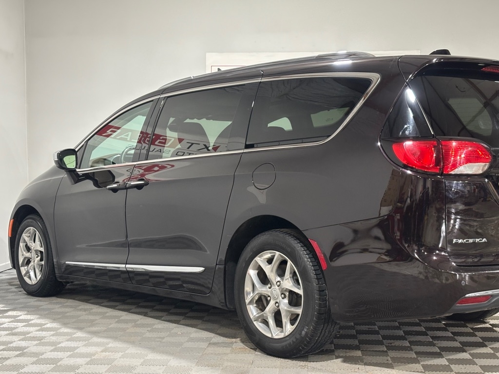 Chrysler Pacifica Limited 2017