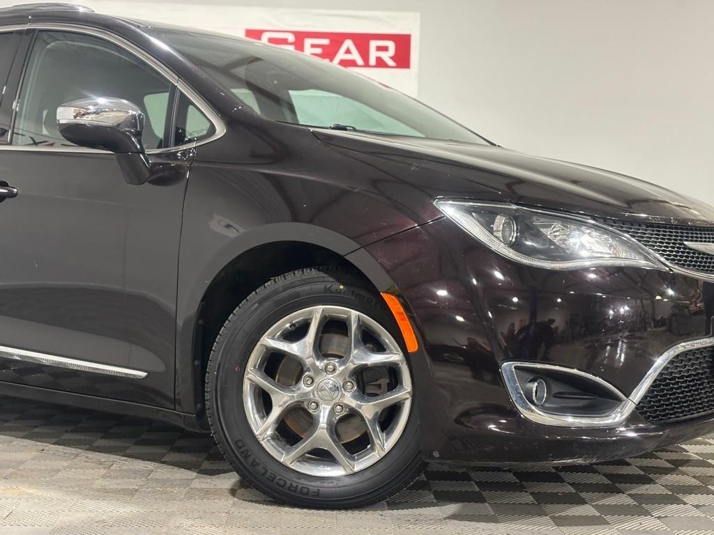 Chrysler Pacifica Limited 2017