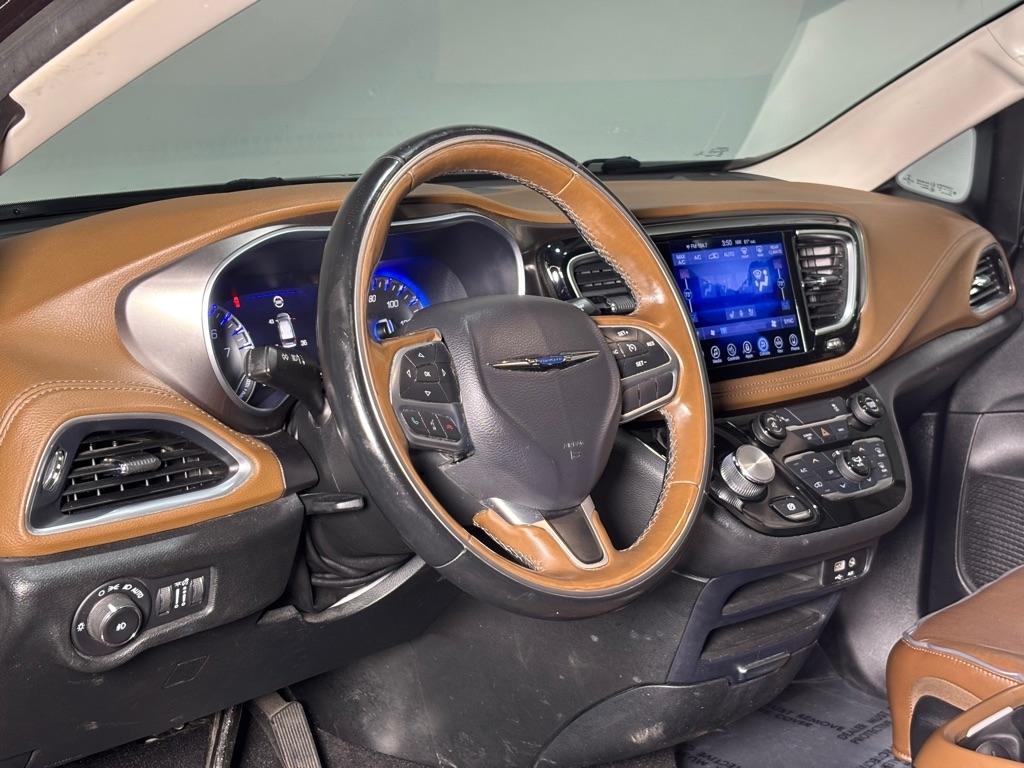 Chrysler Pacifica Limited 2017