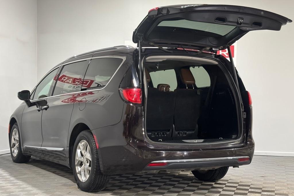 Chrysler Pacifica Limited 2017