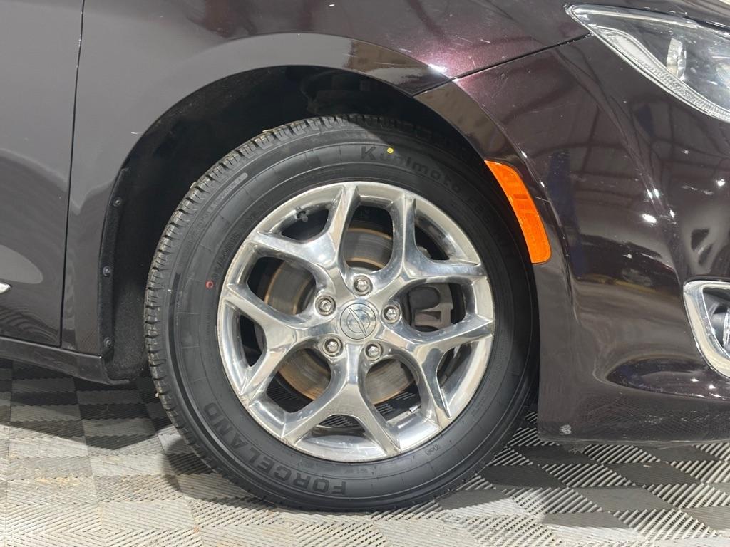 Chrysler Pacifica Limited 2017