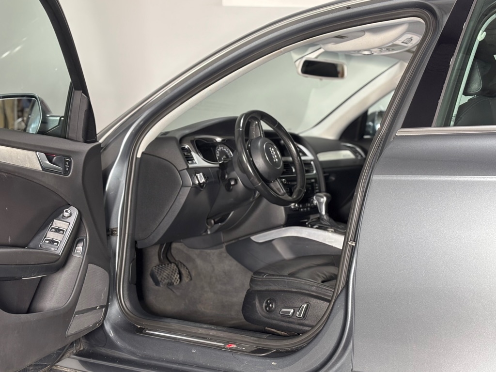 Audi A4 2.0T Premium quattro Sedan AWD 8A 2016