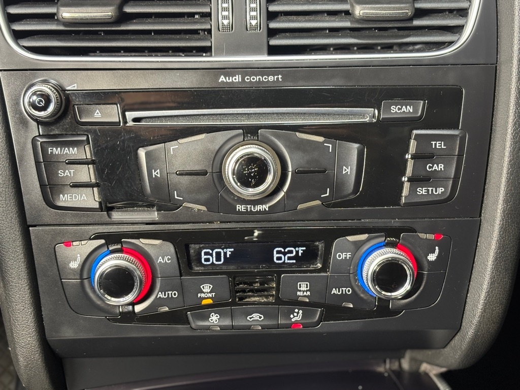 Audi A4 2.0T Premium quattro Sedan AWD 8A 2016