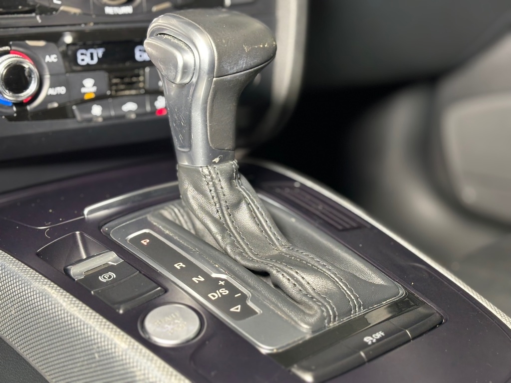 Audi A4 2.0T Premium quattro Sedan AWD 8A 2016