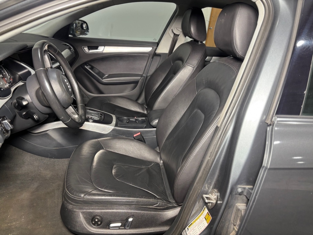 Audi A4 2.0T Premium quattro Sedan AWD 8A 2016