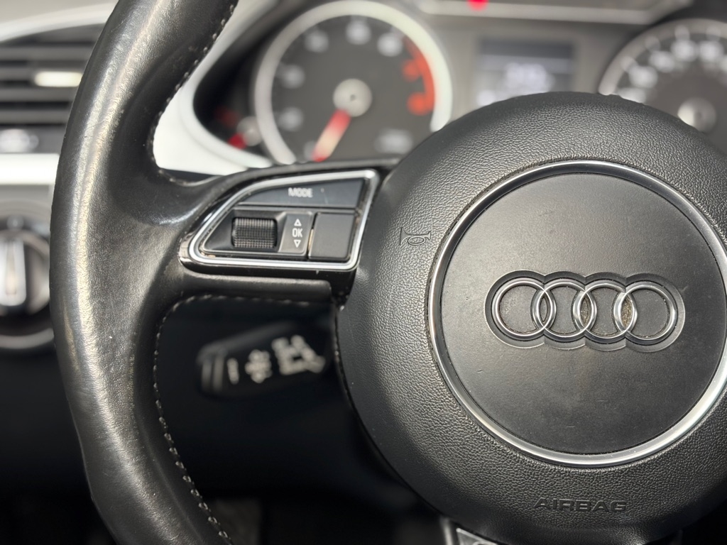 Audi A4 2.0T Premium quattro Sedan AWD 8A 2016