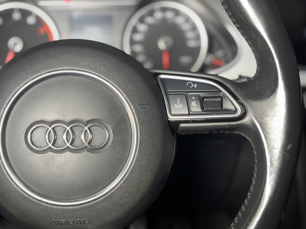 Audi A4 2.0T Premium quattro Sedan AWD 8A 2016