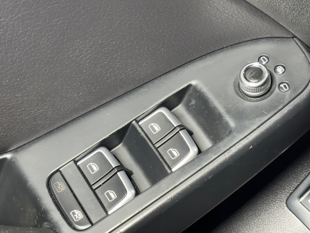 Audi A4 2.0T Premium quattro Sedan AWD 8A 2016