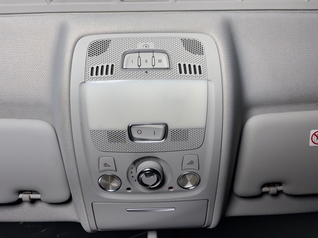 Audi A4 2.0T Premium quattro Sedan AWD 8A 2016