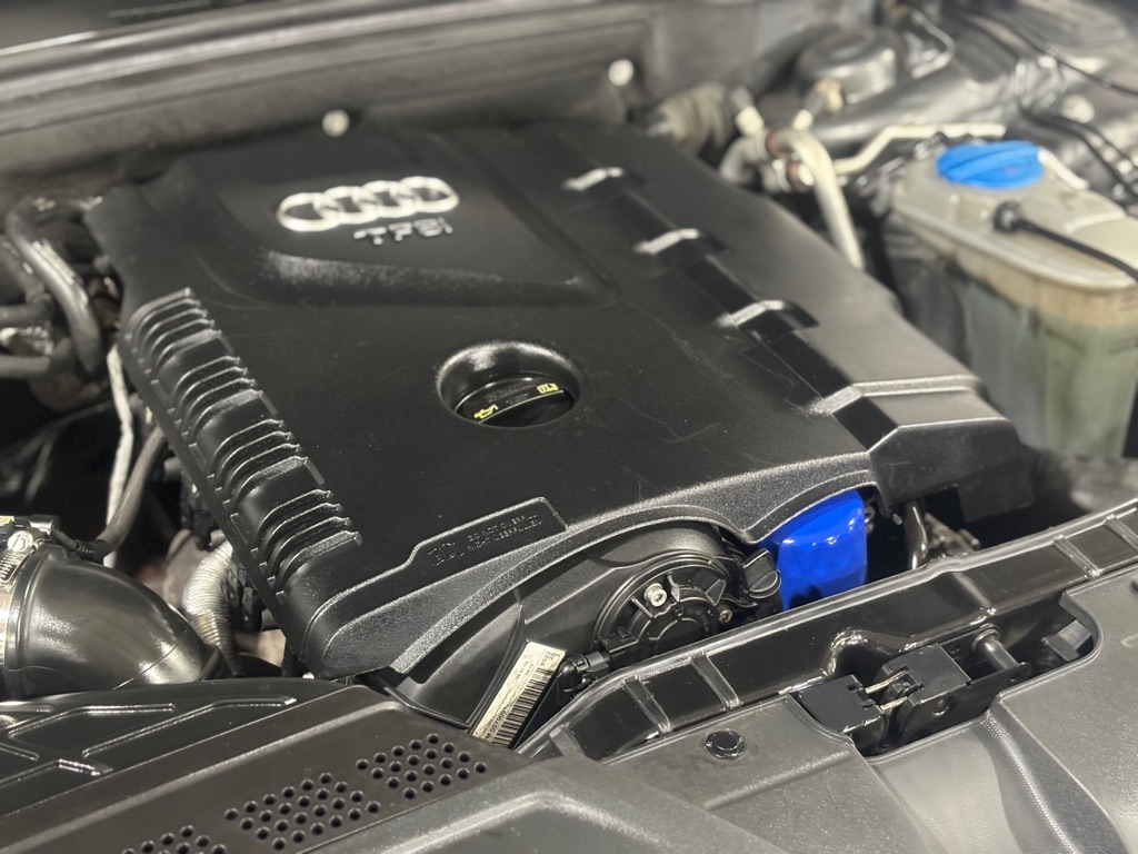 Audi A4 2.0T Premium quattro Sedan AWD 8A 2016