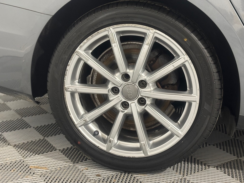 Audi A4 2.0T Premium quattro Sedan AWD 8A 2016