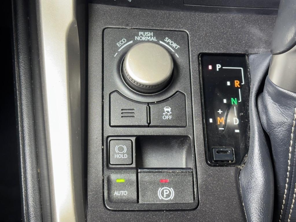 Lexus NX 200t FWD 2016