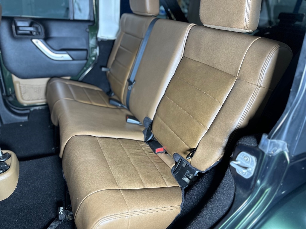 Jeep Wrangler Unlimited Sahara 4WD 2011