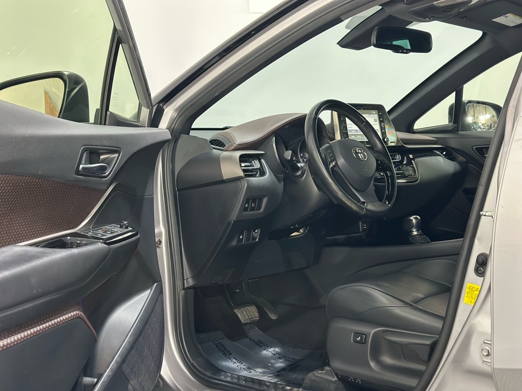 Toyota C-HR XLE 2019