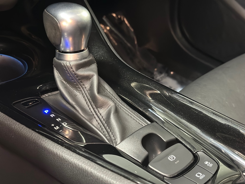 Toyota C-HR XLE 2019