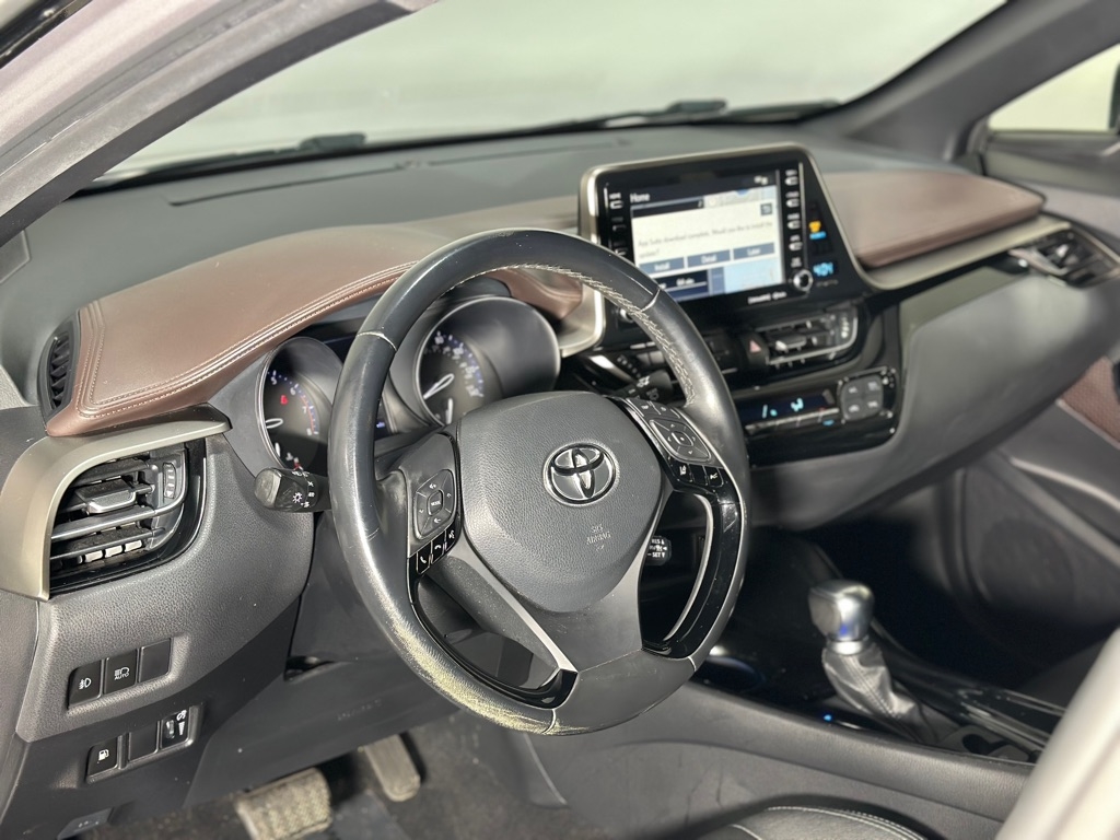 Toyota C-HR XLE 2019