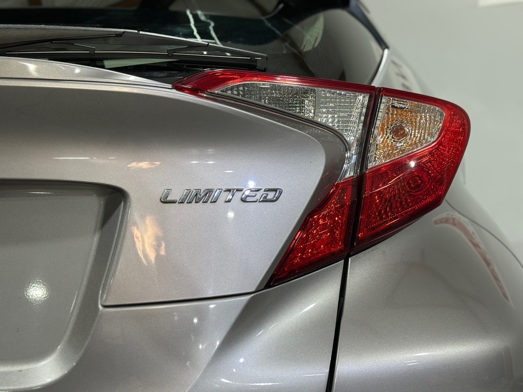 Toyota C-HR XLE 2019