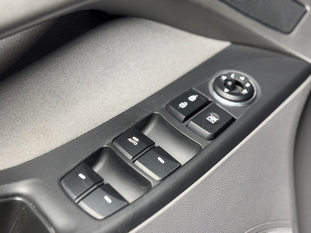 Hyundai Elantra SE 6AT 2016