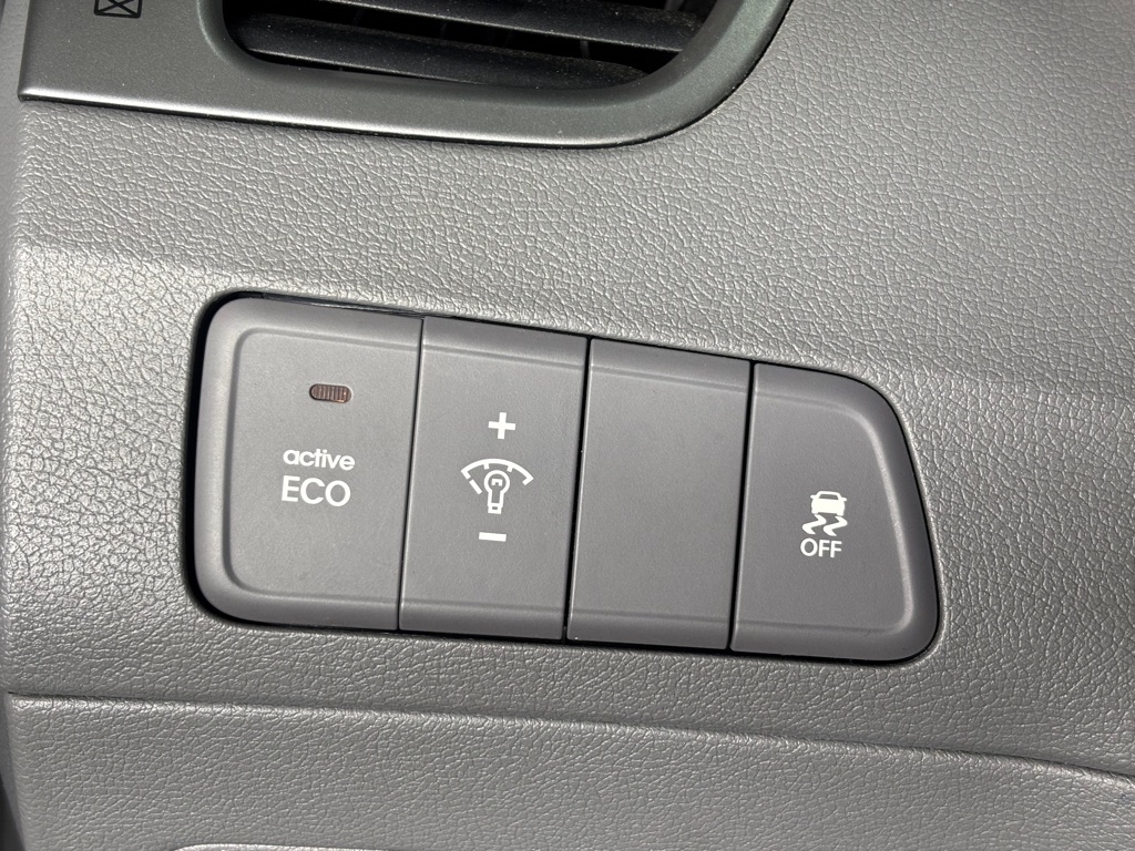 Hyundai Elantra SE 6AT 2016